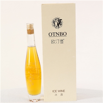浅黄色精品冰葡萄酒